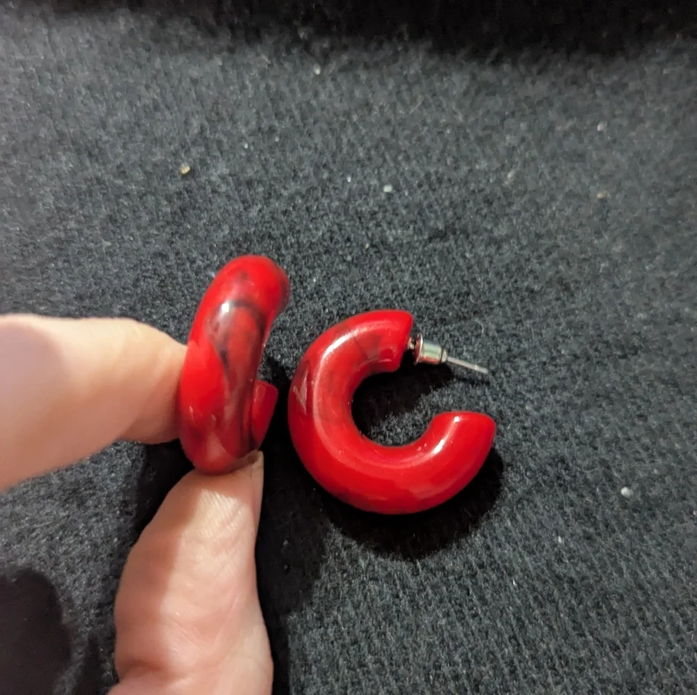 Silver Tone Red With Black Swirl Plastic Lightweight Hoop Statement Earrings